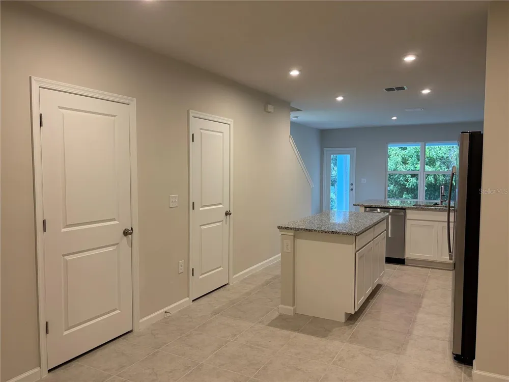 2006 EDISON POINTE BOULEVARD South Daytona, FL 32119