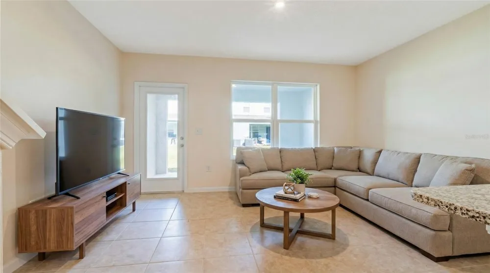 2006 EDISON POINTE BOULEVARD South Daytona, FL 32119