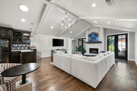 122 Oak Trail