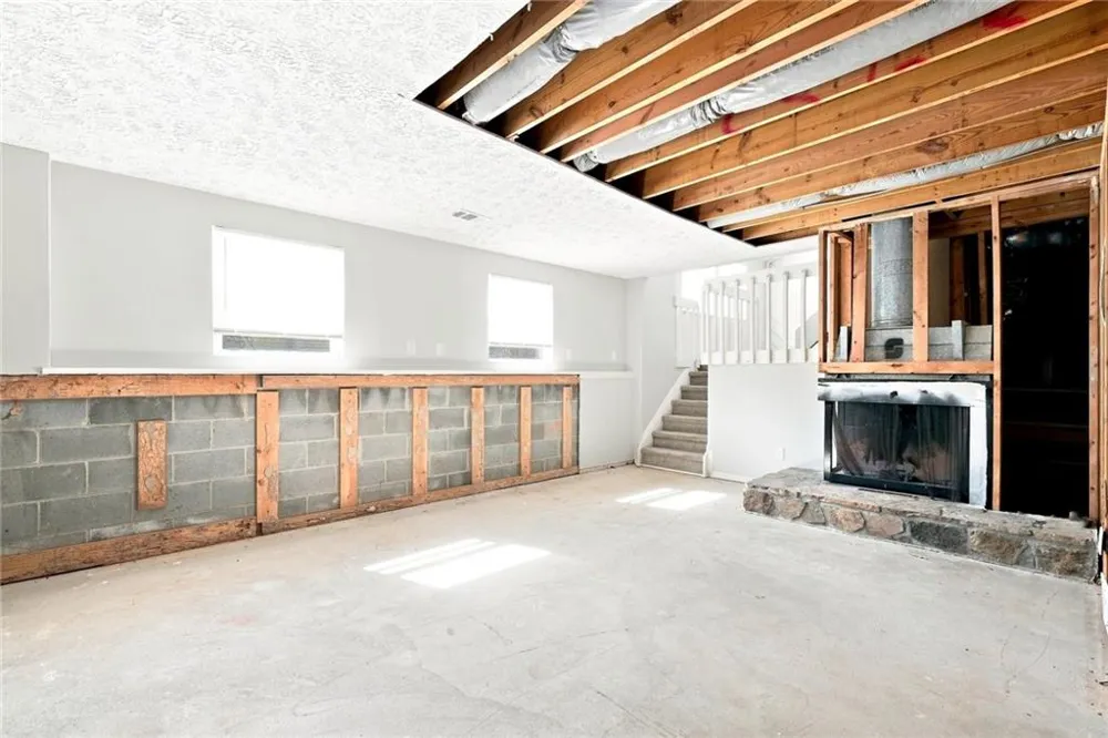 2078 Kimber Trail Stone Mountain, GA 30088