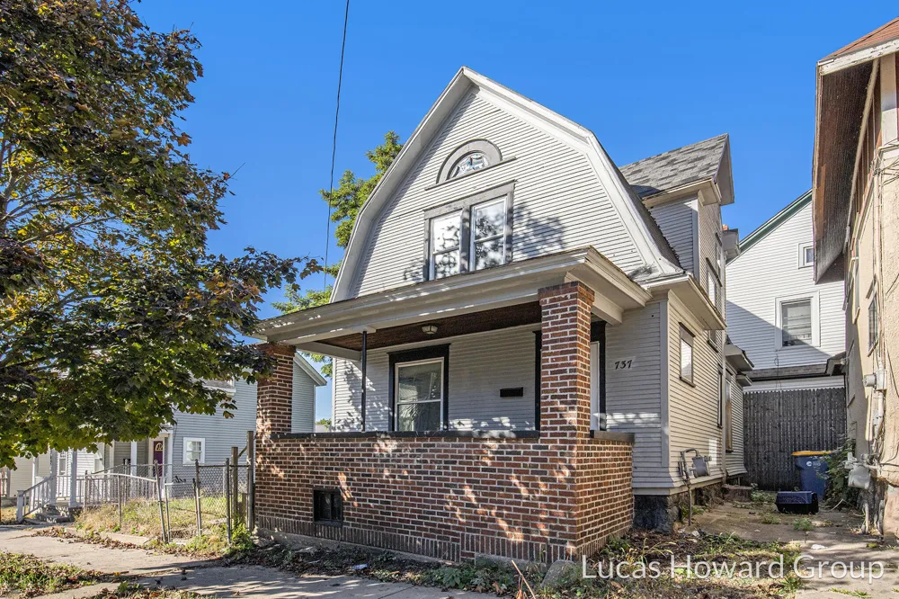 737 Dolbee Avenue SE Grand Rapids, MI 49506