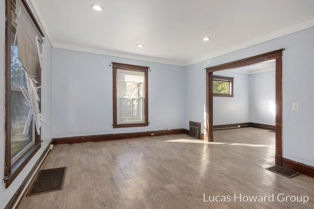 737 Dolbee Avenue SE Grand Rapids, MI 49506