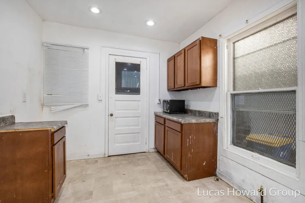 737 Dolbee Avenue SE Grand Rapids, MI 49506