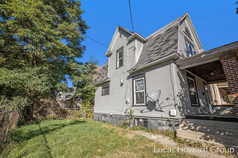 737 Dolbee Avenue SE Grand Rapids, MI 49506