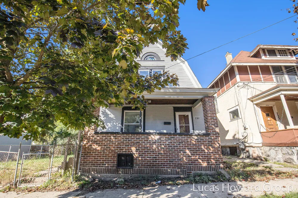 737 Dolbee Avenue SE Grand Rapids, MI 49506