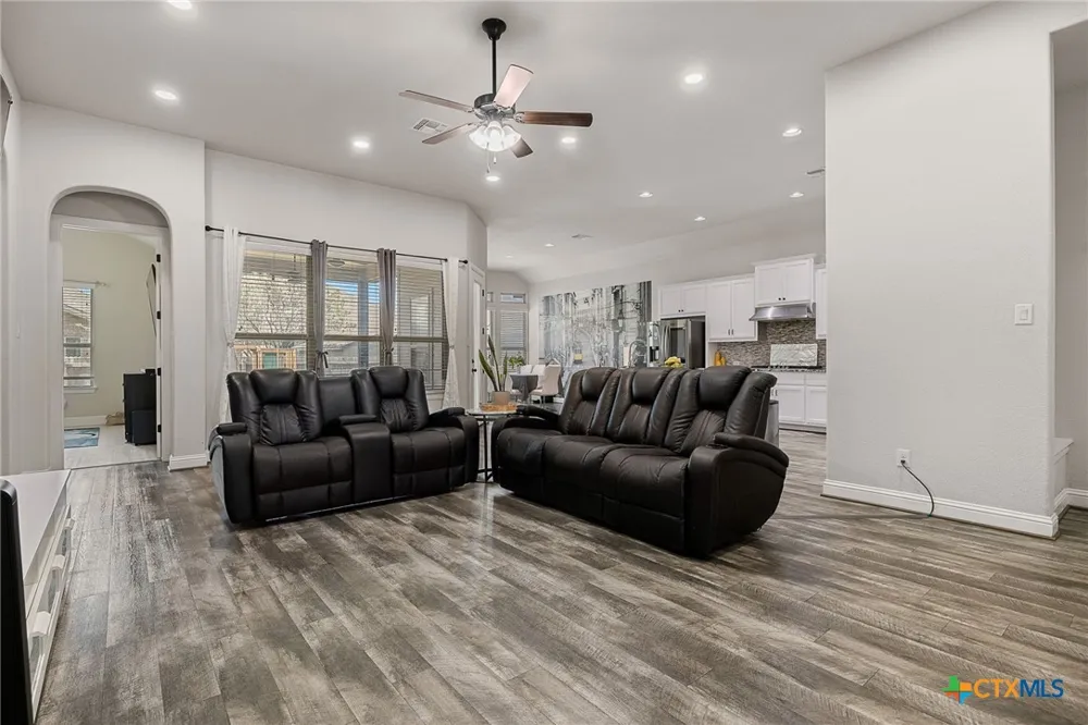 3517 Tree Swallow Way Pflugerville, TX 78660