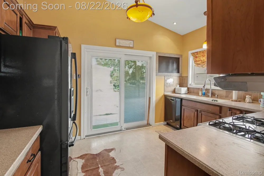 32234 Sandra Lane Westland City, MI 48185