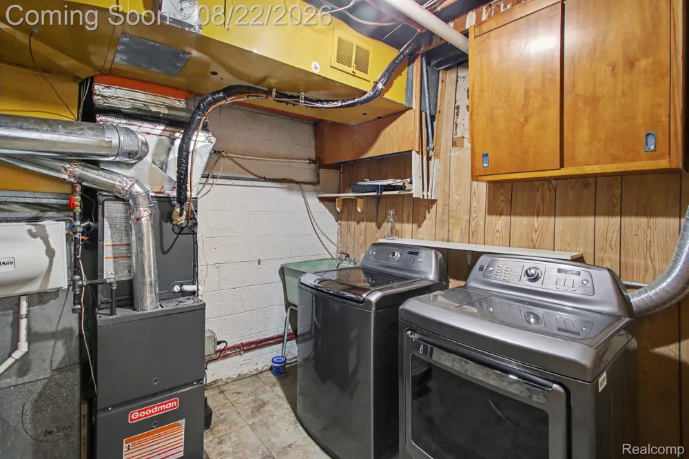 32234 Sandra Lane Westland City, MI 48185