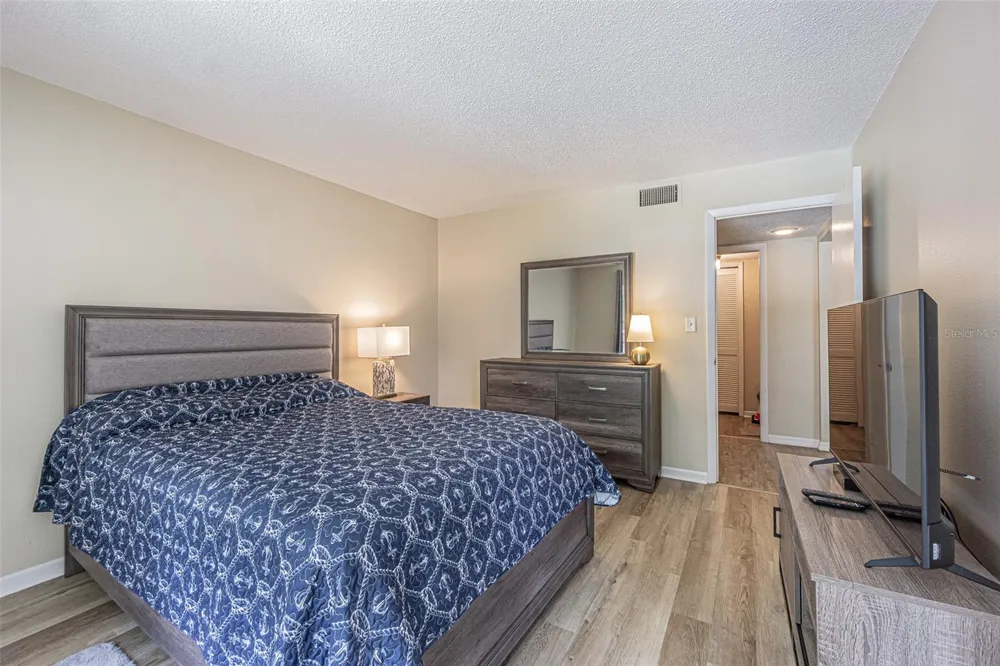 8765 BARDMOOR BOULEVARD #304 Seminole, FL 33777