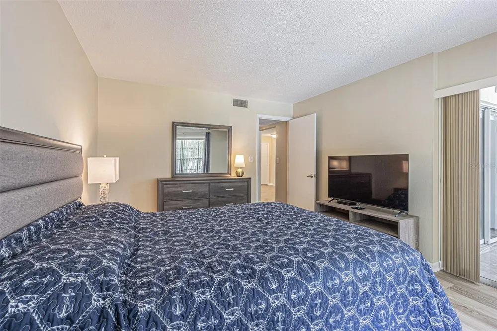 8765 BARDMOOR BOULEVARD #304 Seminole, FL 33777