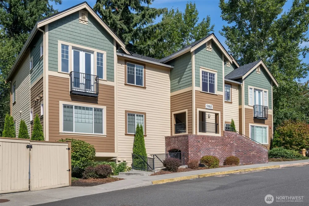 5985 185th Court NE #1-301 Redmond, WA 98052