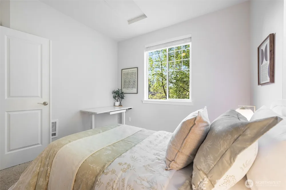 5985 185th Court NE #1-301 Redmond, WA 98052
