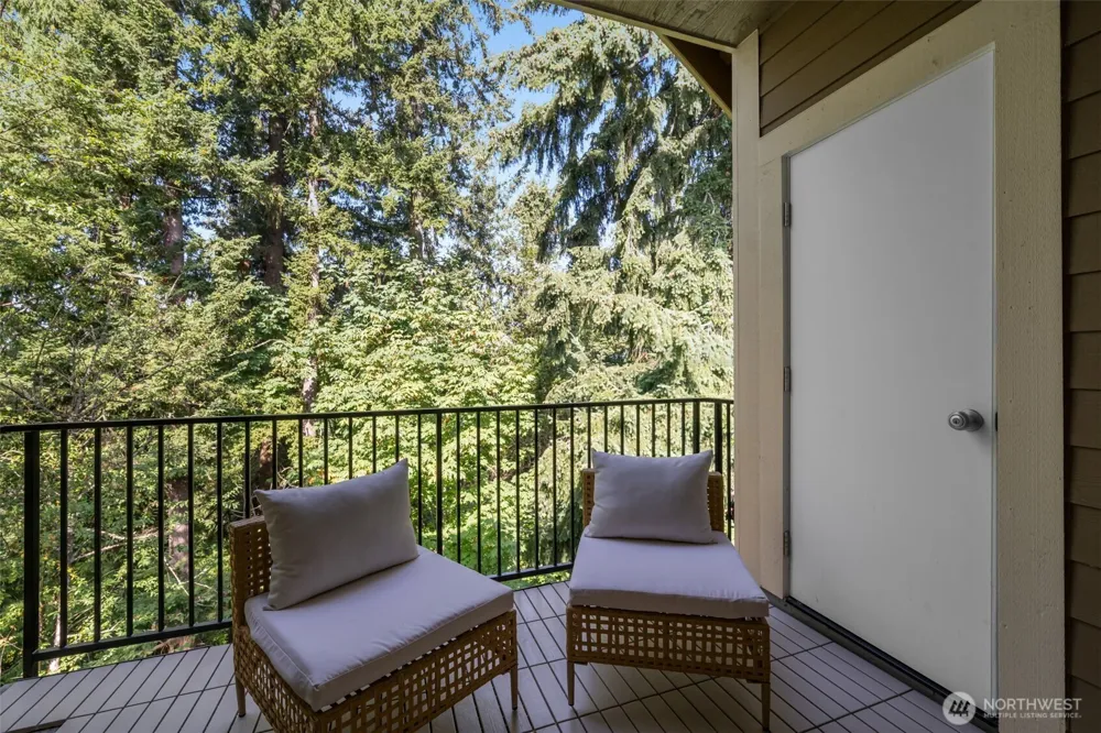 5985 185th Court NE #1-301 Redmond, WA 98052