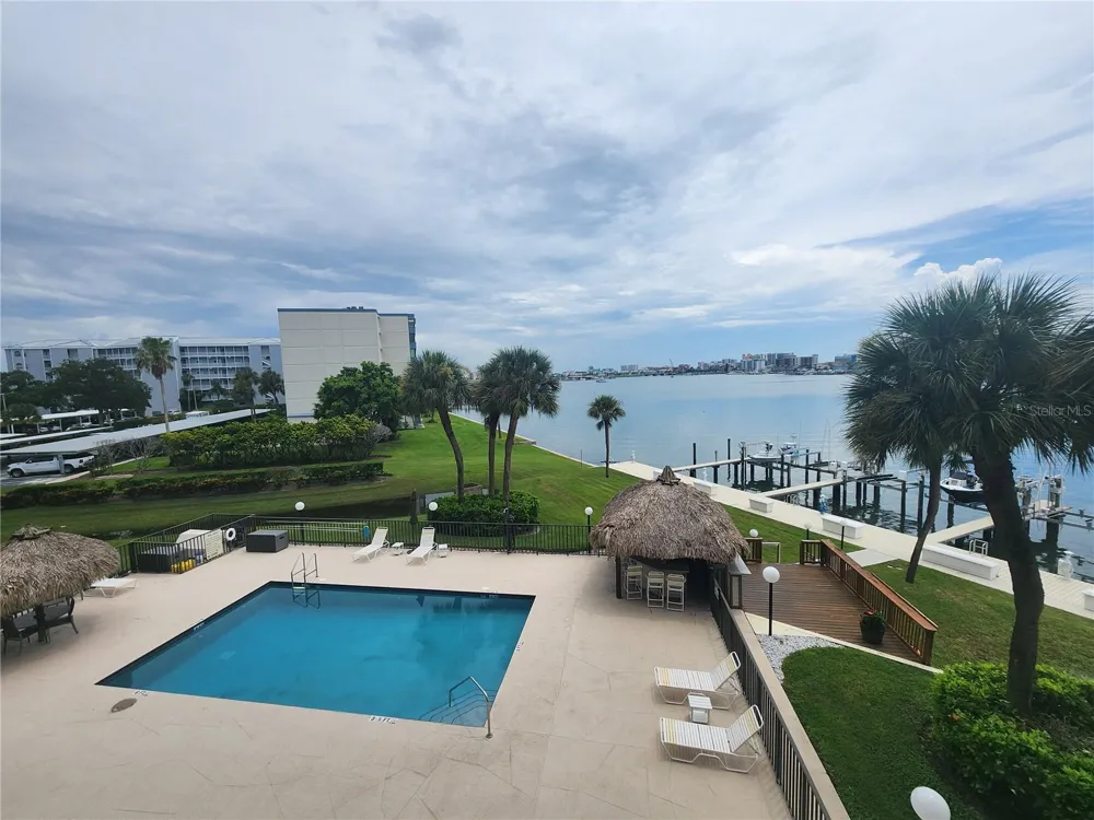 650 ISLAND WAY #302 Clearwater, FL 33767
