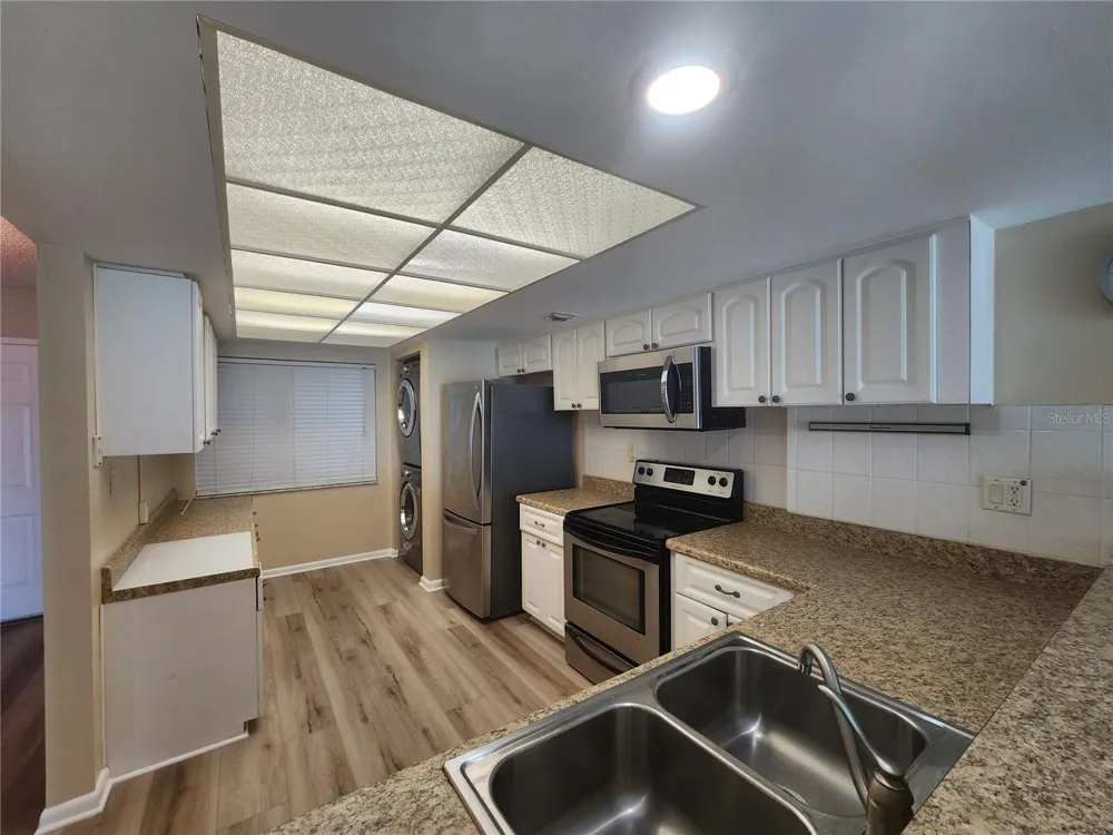 650 ISLAND WAY #302 Clearwater, FL 33767