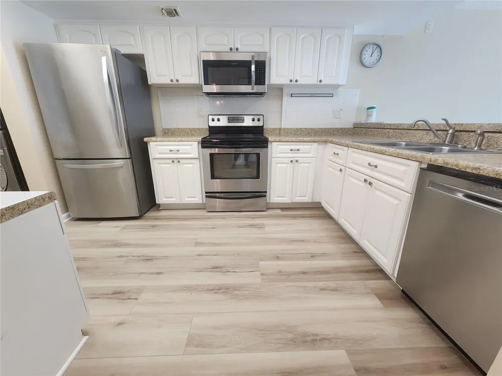 650 ISLAND WAY #302 Clearwater, FL 33767