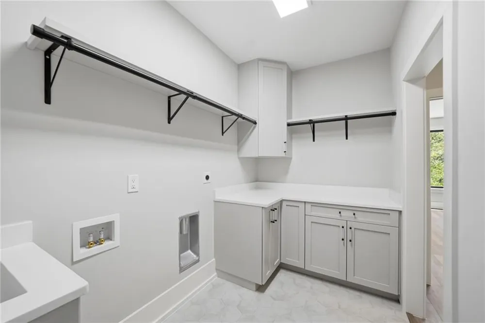 415 419 Westside Drive Roswell, GA 30075