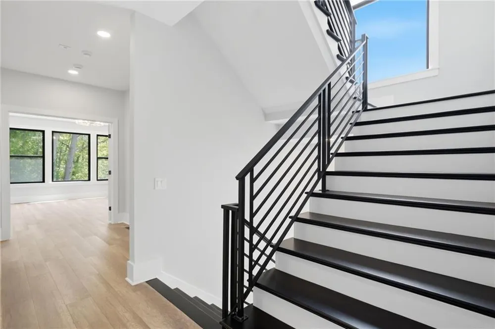 415 419 Westside Drive Roswell, GA 30075