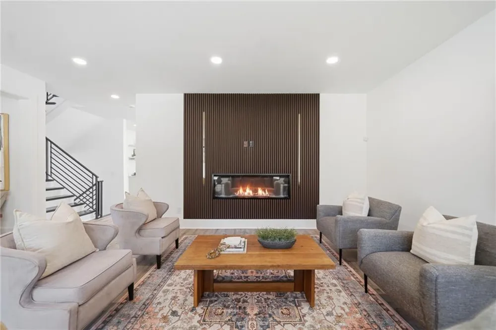 415 419 Westside Drive Roswell, GA 30075