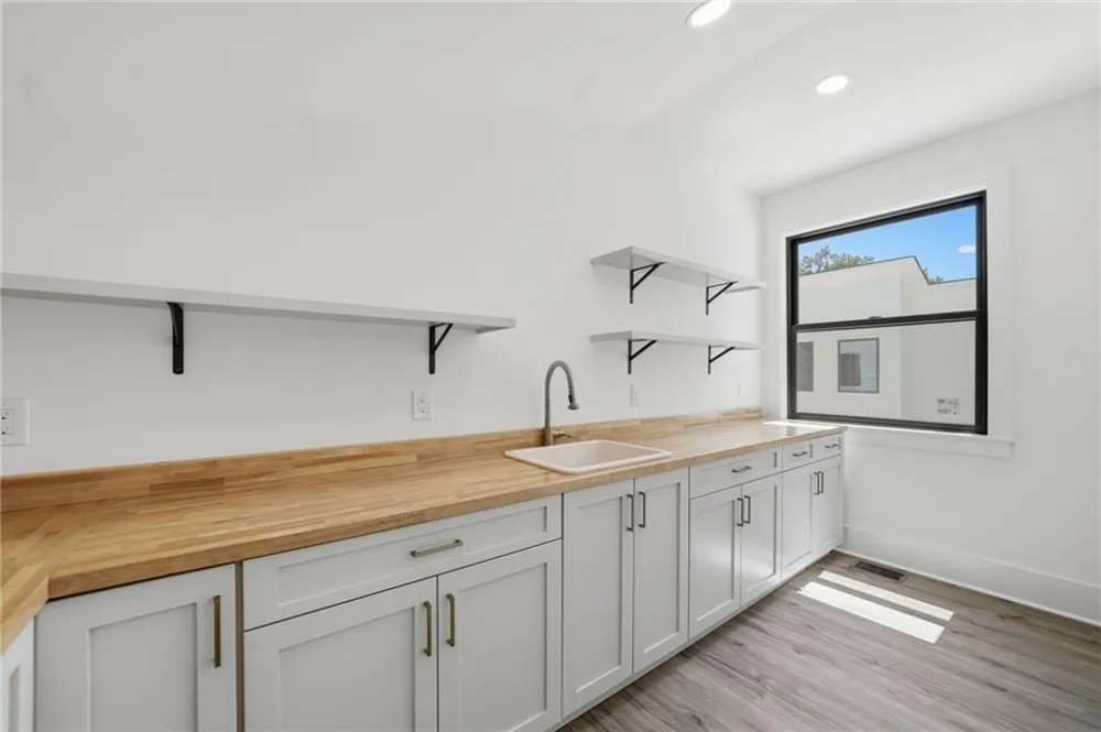 415 419 Westside Drive Roswell, GA 30075