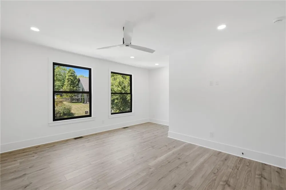 415 419 Westside Drive Roswell, GA 30075