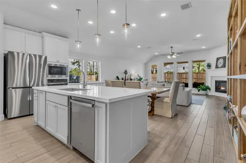 220 Nirnroot Court