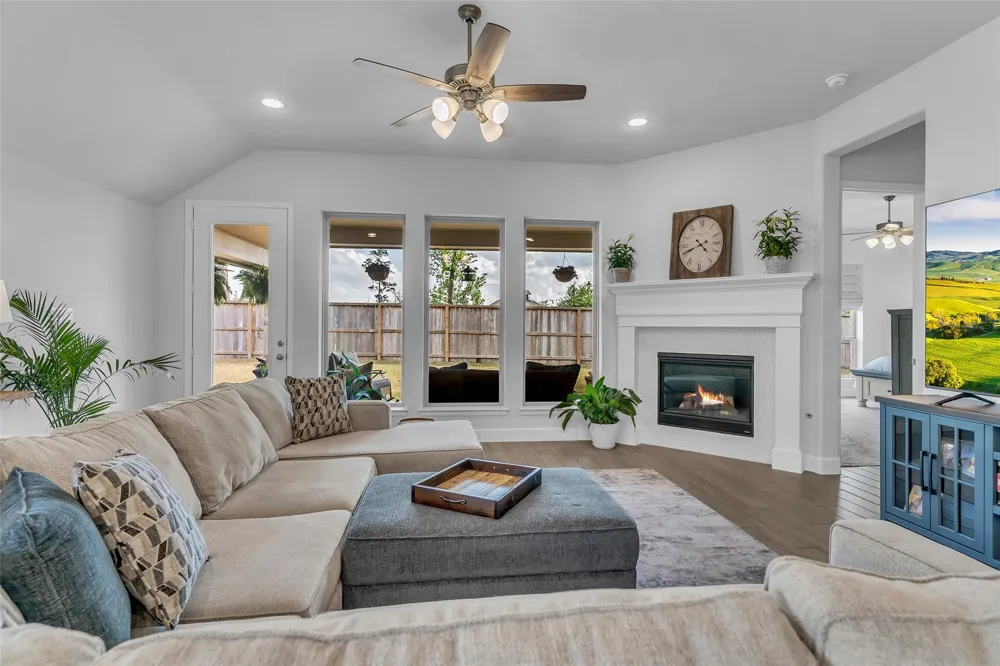 220 Nirnroot Court Montgomery, TX 77316