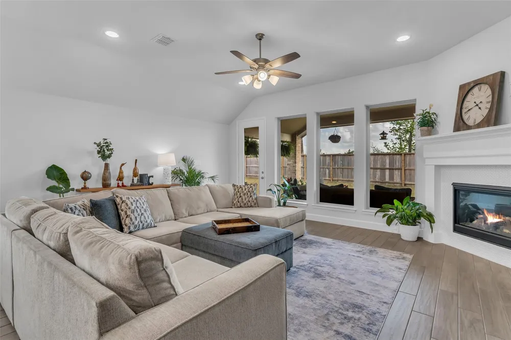 220 Nirnroot Court Montgomery, TX 77316
