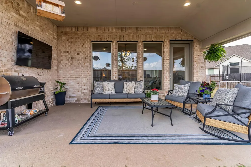 220 Nirnroot Court Montgomery, TX 77316