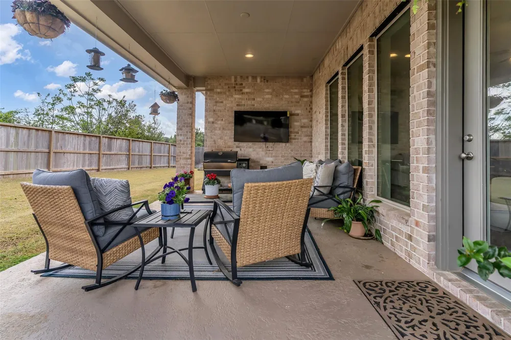 220 Nirnroot Court Montgomery, TX 77316