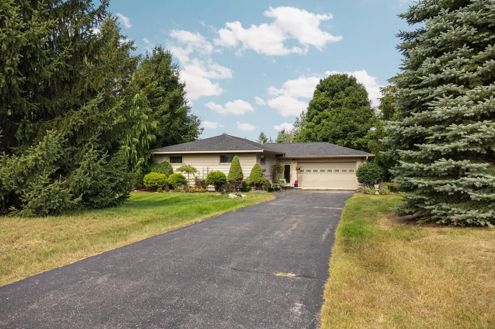 4881 Ridge Crest Road Acme Township, MI 49690