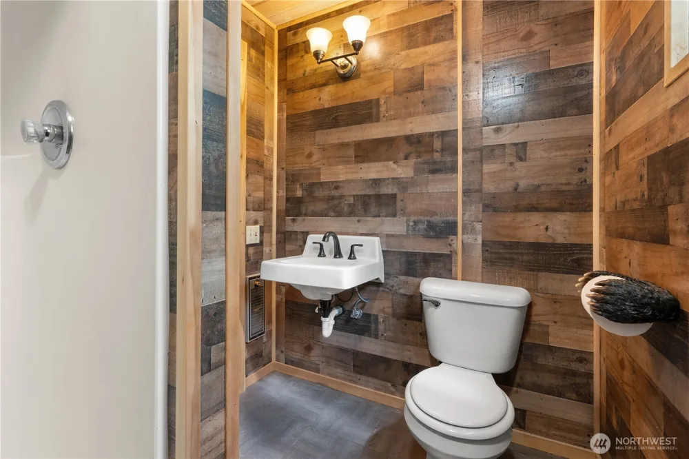 2227 S Scheuber Road Chehalis, WA 98532