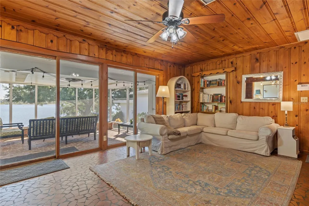 694 LAKE OTIS DRIVE SE Winter Haven, FL 33880