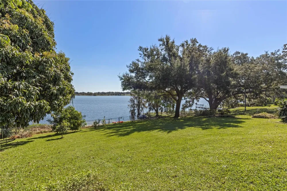 694 LAKE OTIS DRIVE SE Winter Haven, FL 33880