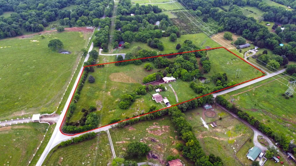 4629 SE Tater Peeler Rd Lebanon, TN 37090