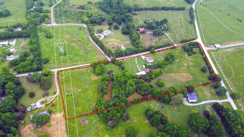4629 SE Tater Peeler Rd Lebanon, TN 37090