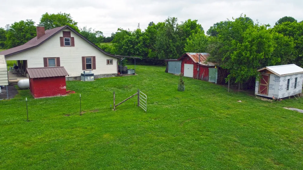 4629 SE Tater Peeler Rd Lebanon, TN 37090