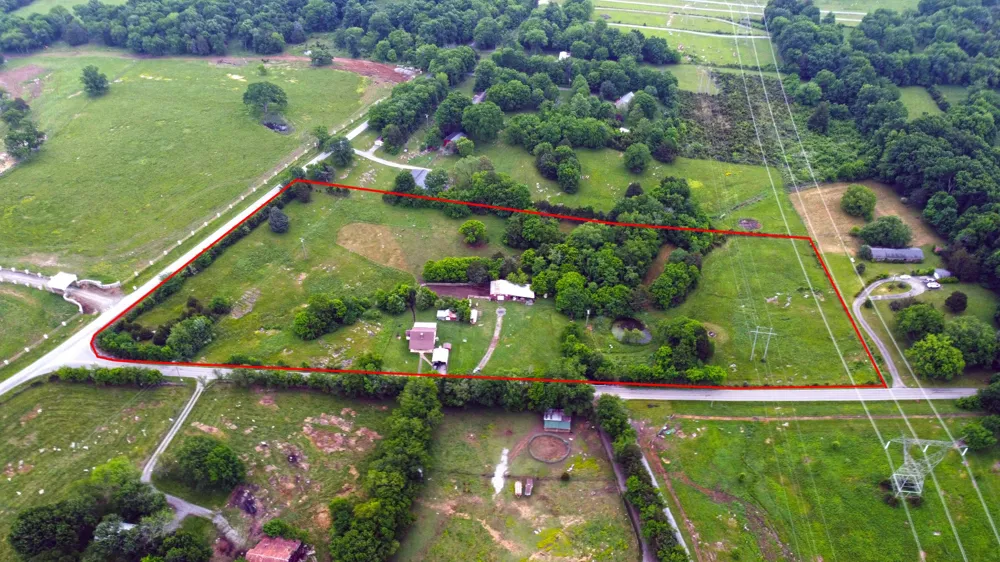 4629 SE Tater Peeler Rd Lebanon, TN 37090