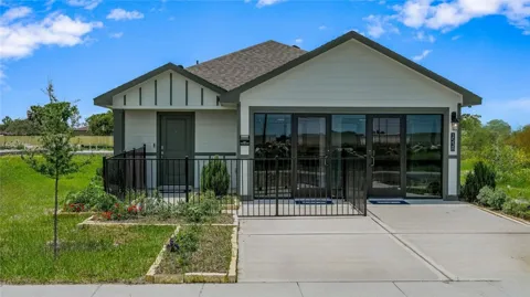 1534 Letty Lane