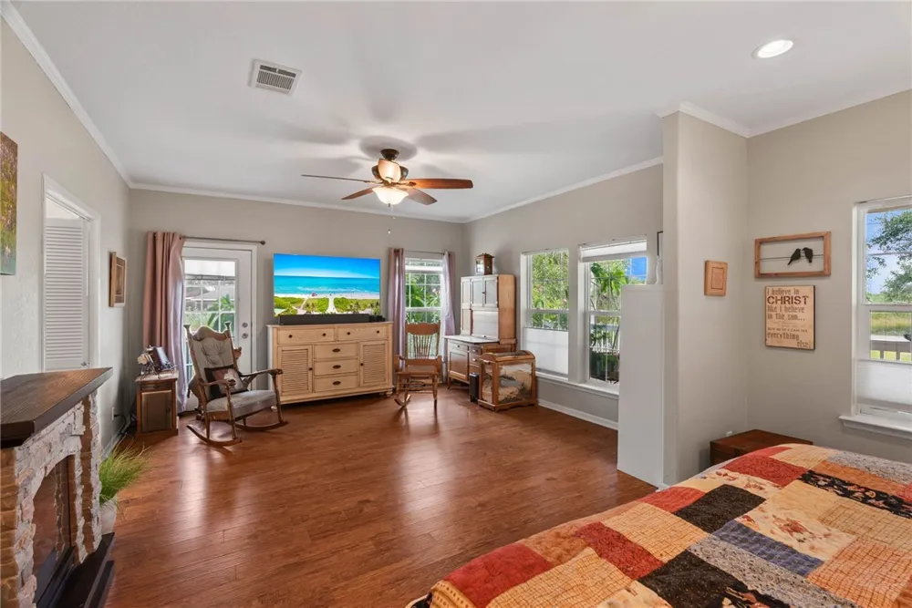 1708 W McClung Aransas Pass, TX 78336
