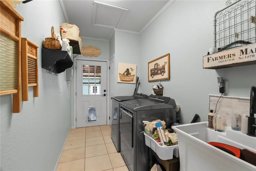1708 W McClung Aransas Pass, TX 78336