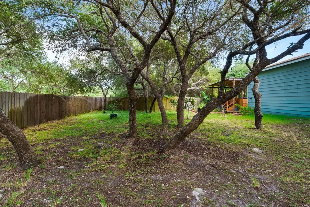 1708 W McClung Aransas Pass, TX 78336