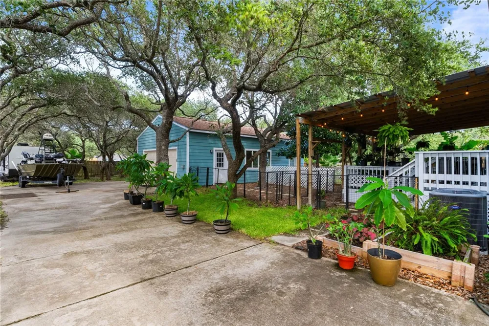 1708 W McClung Aransas Pass, TX 78336