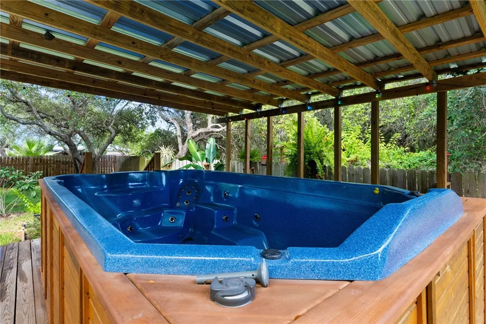 1708 W McClung Aransas Pass, TX 78336