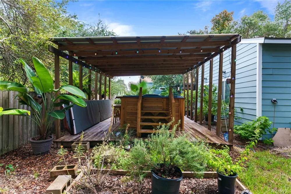 1708 W McClung Aransas Pass, TX 78336