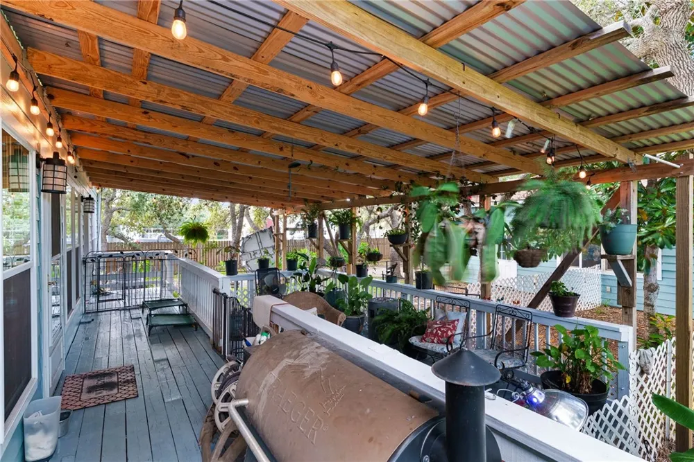 1708 W McClung Aransas Pass, TX 78336