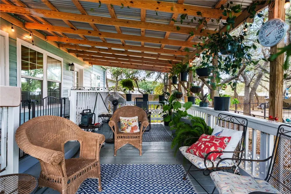 1708 W McClung Aransas Pass, TX 78336