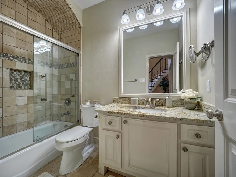 204 Black Diamond Portland, TX 78374