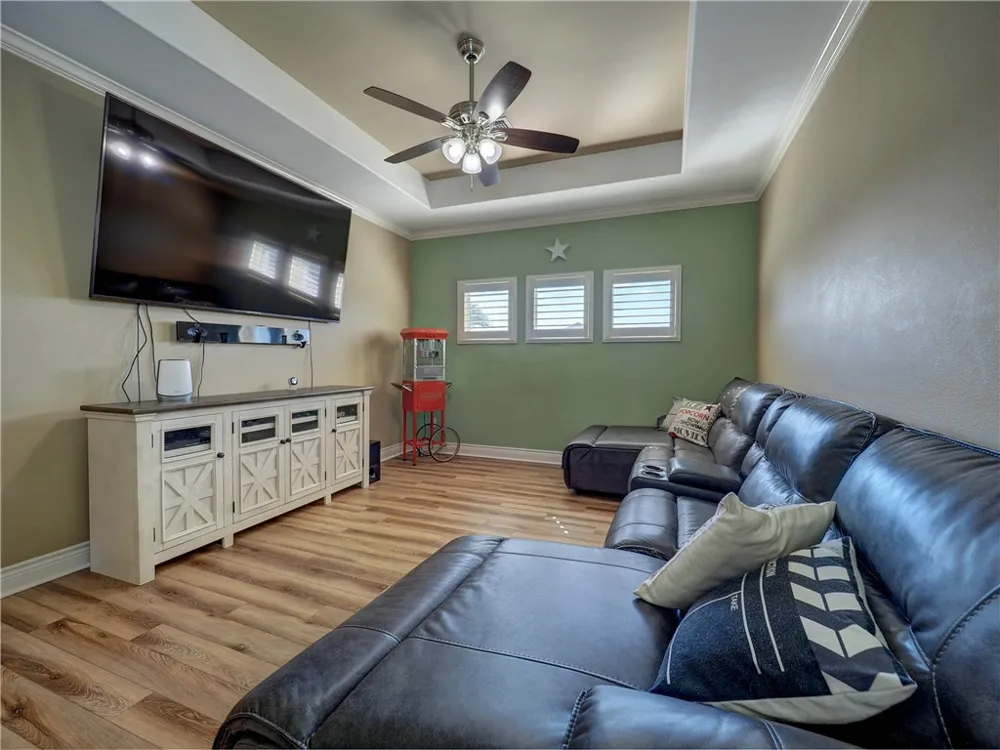 204 Black Diamond Portland, TX 78374