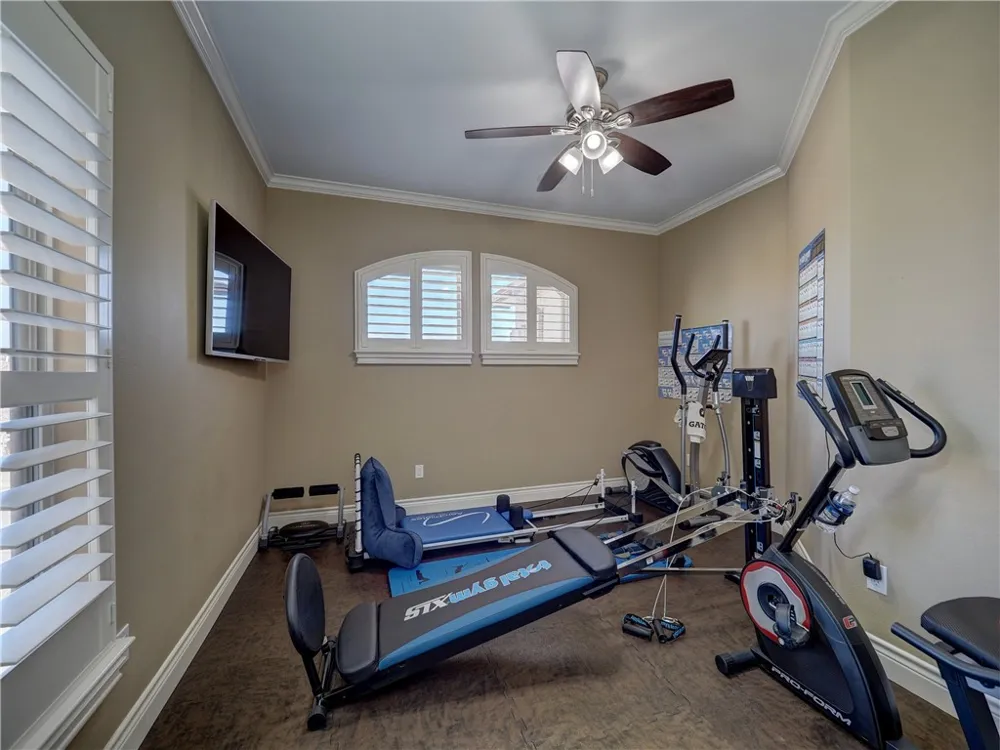 204 Black Diamond Portland, TX 78374